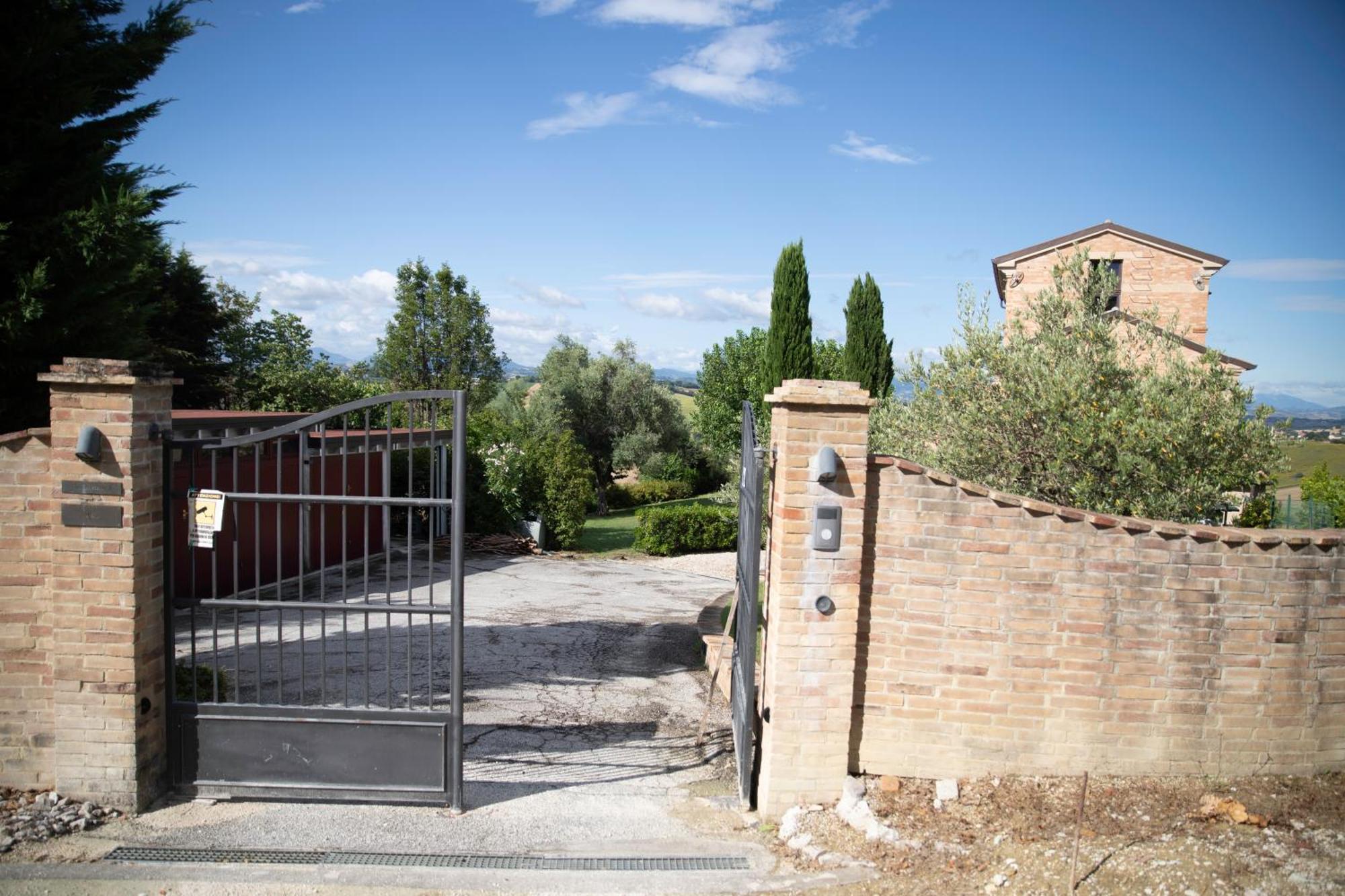 Casali Marchigiani - Ville Vacanza Private Con Piscina Ostra Exterior photo