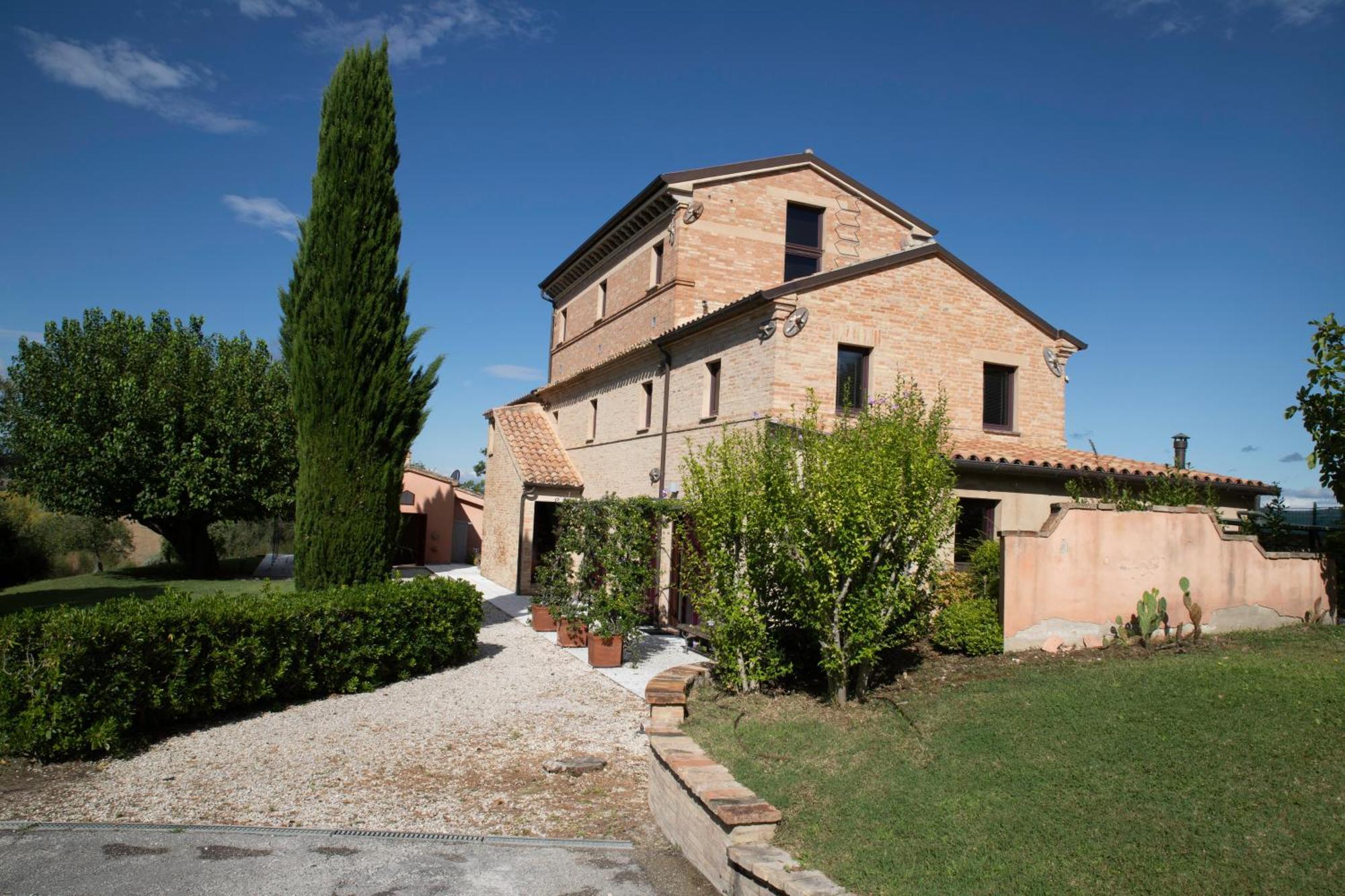 Casali Marchigiani - Ville Vacanza Private Con Piscina Ostra Exterior photo