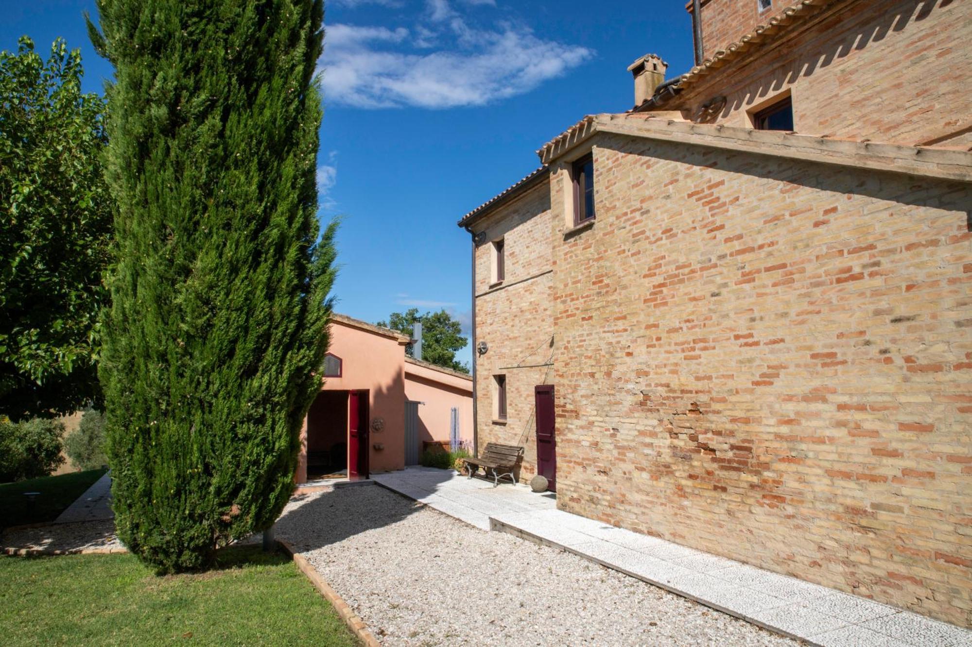 Casali Marchigiani - Ville Vacanza Private Con Piscina Ostra Exterior photo